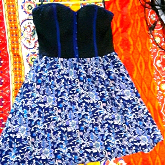 Papaya Dresses & Skirts - Like New Strapless Bustier Style Dress